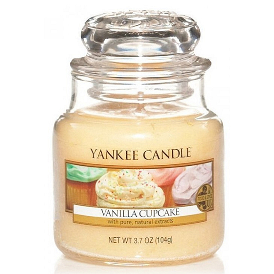 Yankee Candle Vanilla Cupcake - Vanilla cupcake scented candle Classic small glass 104 g
