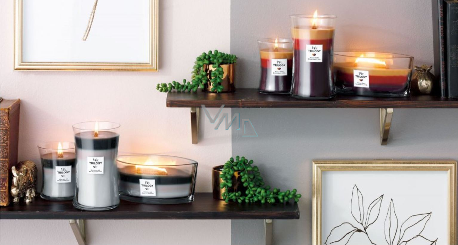 WoodWick Trilogy Holiday Cheer Holiday joy scented candle with wooden