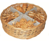 Straw decorations in basket 34 pieces