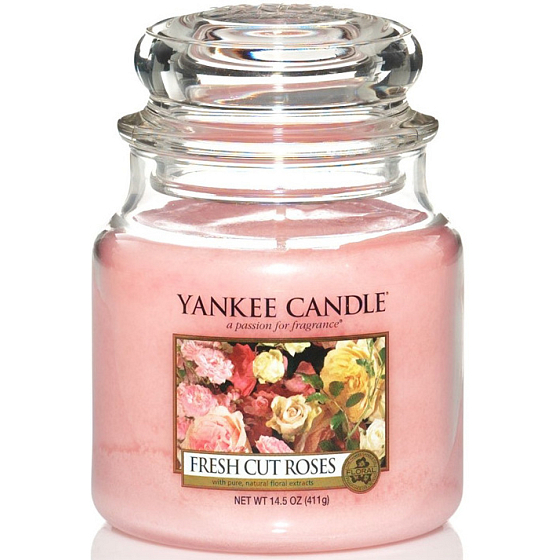 Yankee Candle Fresh Cut Roses - Classic cut glass scented candle Classic medium glass 411 g