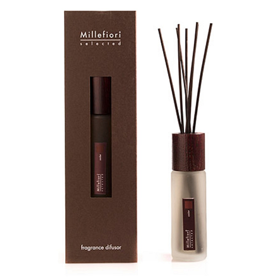 Millefiori Milano Selected Cedar - Cedar Diffuser 350 ml + 7 stalks 45 cm long for medium-sized spaces lasts 3 months