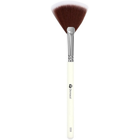 Dermacol Master Brush Fan Cosmetic Brush with synthetic bristles for highlighter, dusting D59