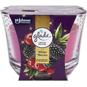 Glade Winter Berries scented candle in glass 204 g