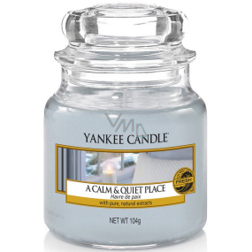 Yankee Candle And Calm & Quiet Place - Scented and quiet place scented candle Classic small glass 104 g