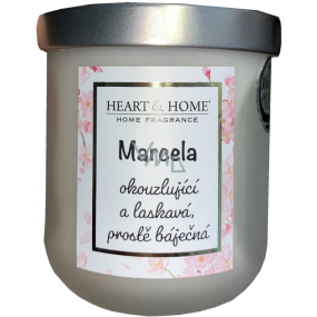 Heart & Home Fresh linen soy scented candle with the name Marcela 110 g