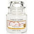 Yankee Candle Snow in Love - Classic snow scented candle Classic small glass 104 g