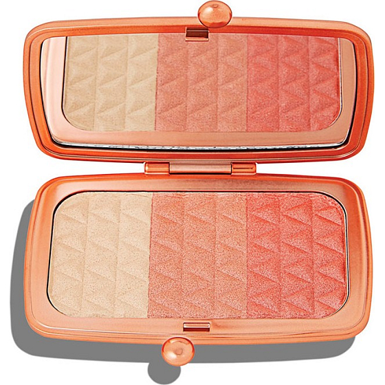 Makeup Revolution Renaissance Illuminate radiant palette Radiant in Rose 14 g