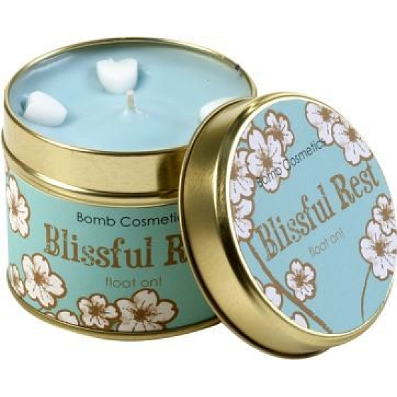 Bomb Cosmetics Blue from the Sky A fragrant natural, handmade candle in a tin can burns for up to 35 hours