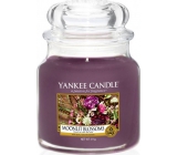Yankee Candle Moonlit Blossoms - Flowers in the moonlight fragrant candle Classic medium glass 411 g