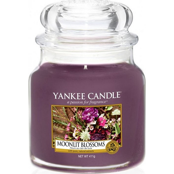 Yankee Candle Moonlit Blossoms - Flowers in the moonlight scented candle Classic medium glass 411 g