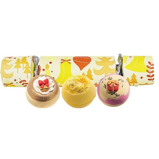 Bomb Cosmetics Baby It Golds Gold Outside sparkling ballistic bath ball 3 x 160 g, cosmetic set