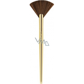 Catrice Glow Patrol Brush with synthetic bristles for highlighter