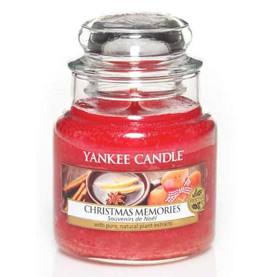Yankee Candle Christmas Memories Classic small scented candle 104 g