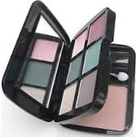 Chit Chat! Layered Compact cosmetic palette 1 piece