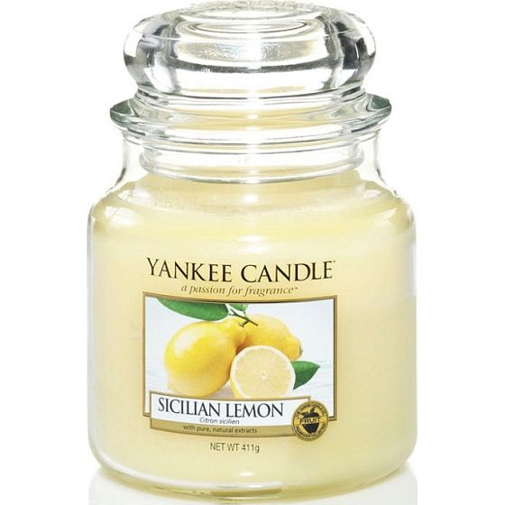 Yankee Candle Sicilian Lemon - Sicilian lemon scented candle Classic medium glass 411 g