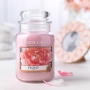 Yankee Candle Peony - Peony scented candle Classic medium glass 411 g