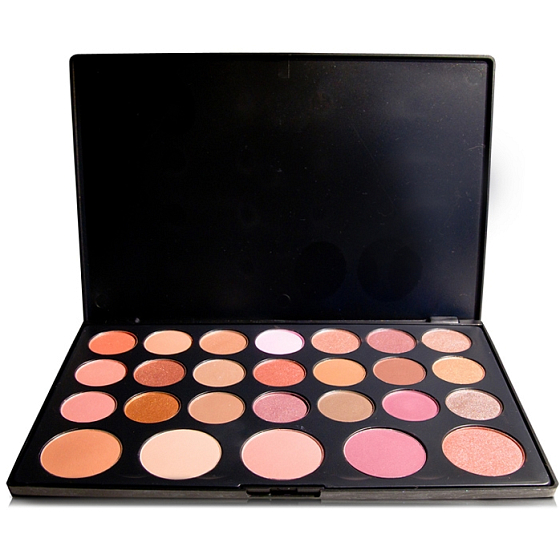 Be Chic! Vogue Palette, a palette of 21 eye shadows and 5 blushes
