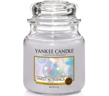 Yankee Candle Sweet Nothings - Sweet nothing scented candle Classic medium glass 411 g
