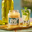 Yankee Candle Tobacco Flower - Tobacco flower scented candle Classic medium glass 411 g