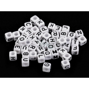 Plastic stringing cube 6 mm white with black letters 50 pieces