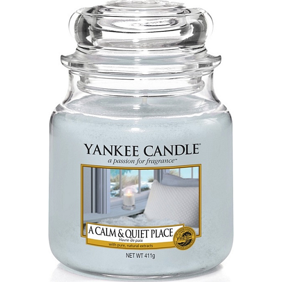 Yankee Candle A Calm & Quiet Place - Scented Candle Classic Medium Jar 411 g