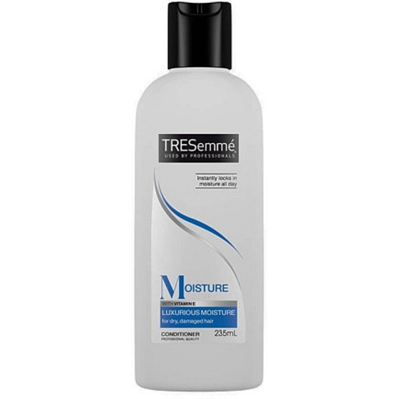 TRESemmé Moisture Rich moisturizing conditioner for dry and damaged hair 235 ml