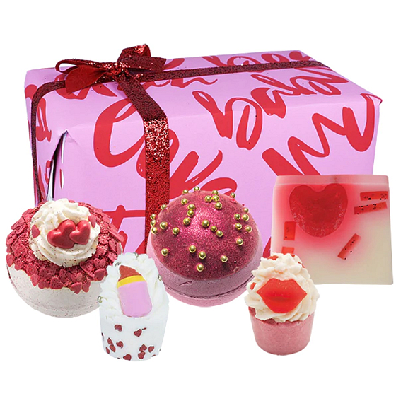 Bomb Cosmetics Date Night effervescent bath balm 2 x 160 g + glycerine soap 100 g + bath mat 2 x 50 g, cosmetic set